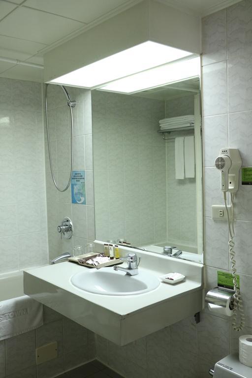 King'S Town Hotel Cao Hùng Ngoại thất bức ảnh