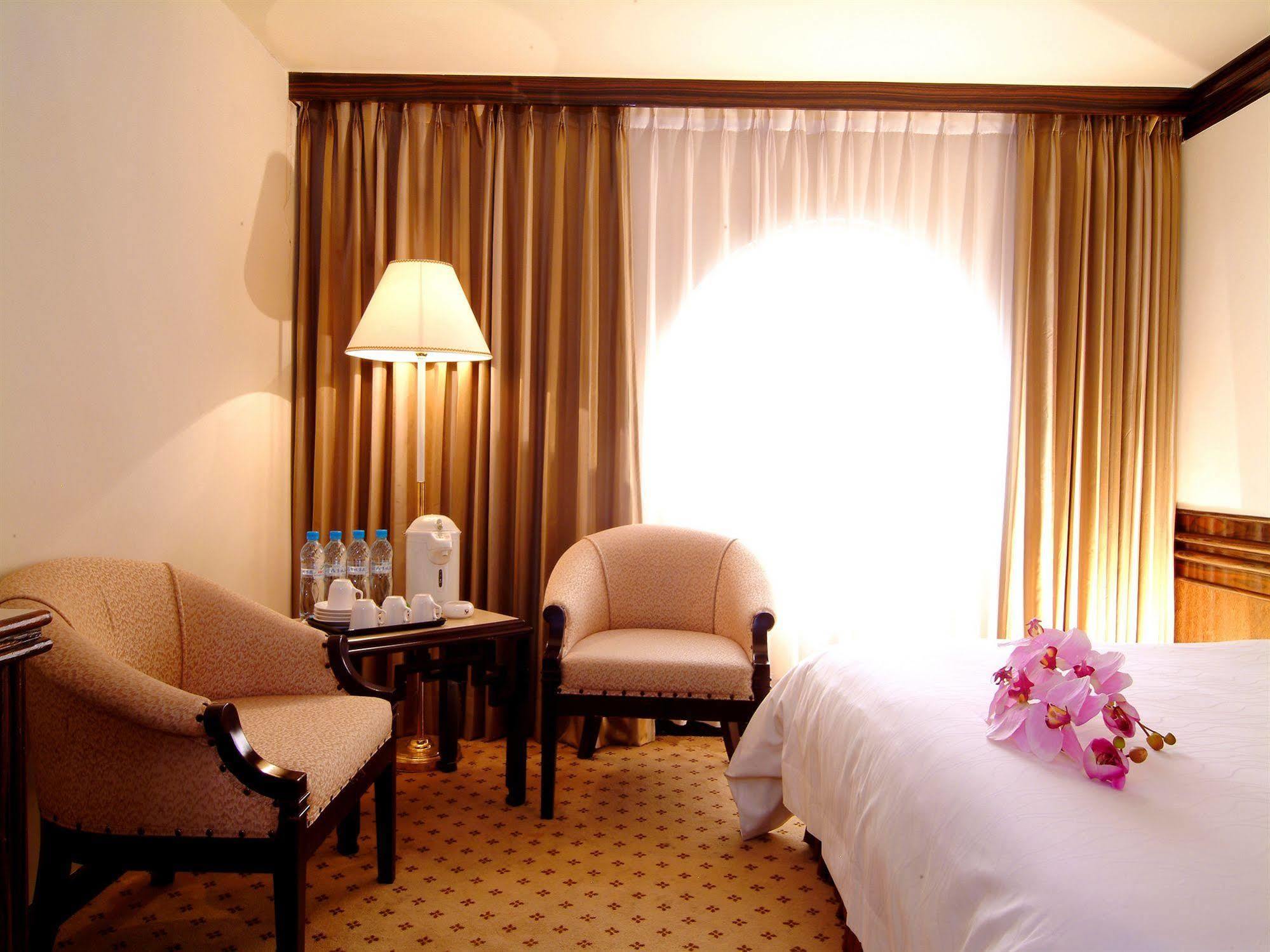 King'S Town Hotel Cao Hùng Ngoại thất bức ảnh